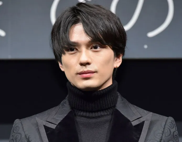 新田真剣佑さんの画像