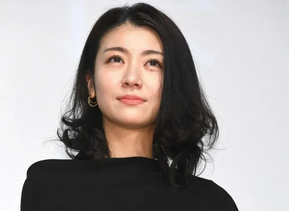 瀧内公美さんの画像